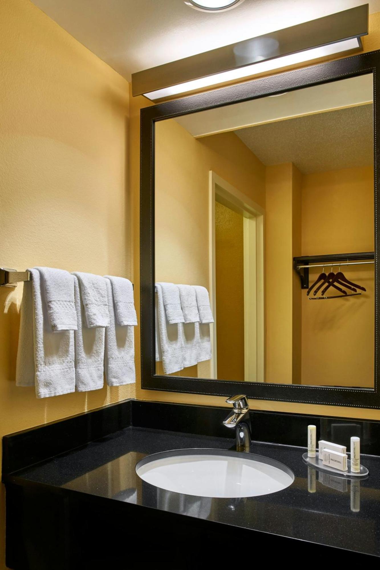 Fairfield Inn Myrtle Beach Broadway At The Beach Екстер'єр фото